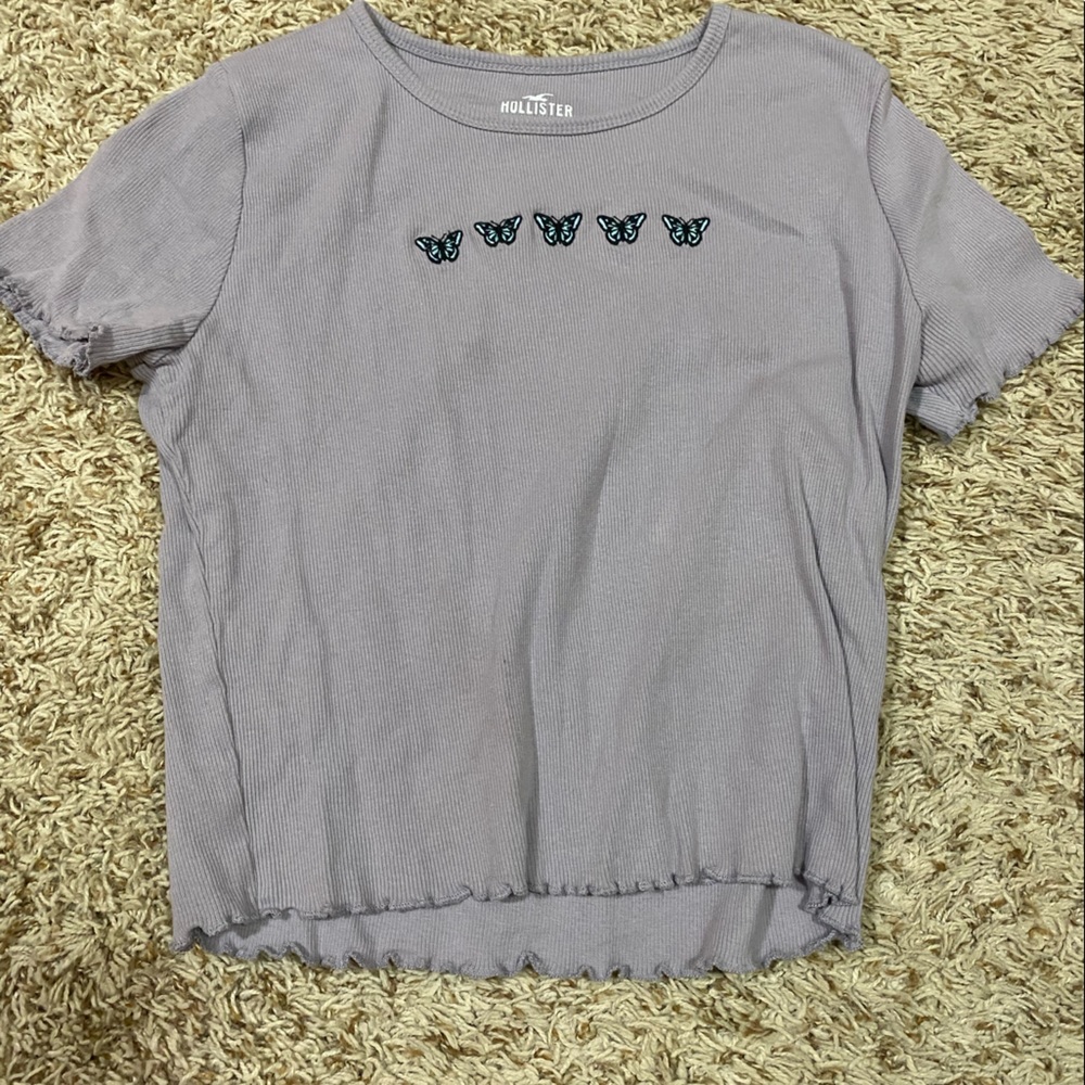 Cropped hollister butterfly tee. Lettuce cut sleeves